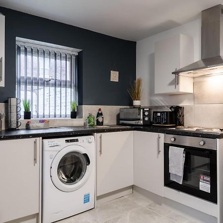 Immaculate 4 Bed In Liverpool By Hinkley Homes Short Lets & Serviced Accommodation Exterior foto