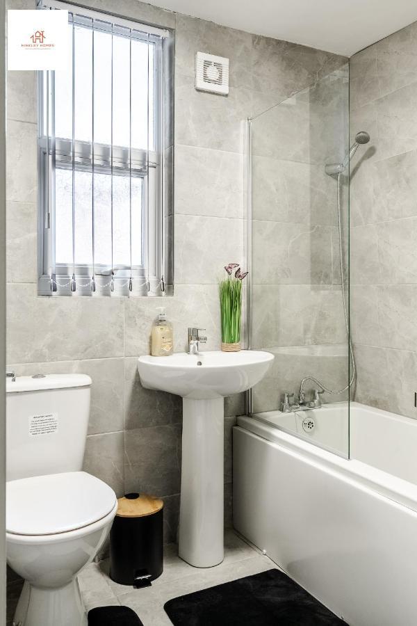 Immaculate 4 Bed In Liverpool By Hinkley Homes Short Lets & Serviced Accommodation Exterior foto